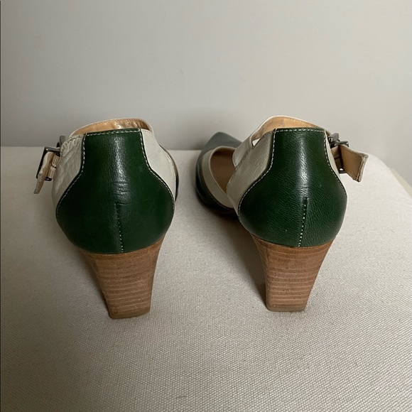 Fidji Sandals in colorblock green/ white size 37 (6.5 US) - Picture 5 of 7